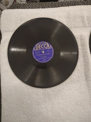 BING CROSBY ALBUM WITH 6 VINYLS 2374,3541,1794,18597,23954,18424 - Thumbnail 10