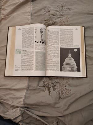 ENCYCLOPEDIA BRITANNICA Book of the Year 1978 - Thumbnail 3