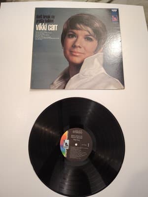 Vikki Carr Don't Break My Pretty Balloon LP Vinyl Record Album LST-7565 - Thumbnail 3