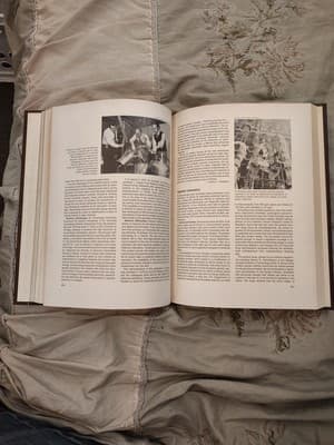 1980 Yearbook of Science and the Future. Encyclopedia Britannica - Thumbnail 3