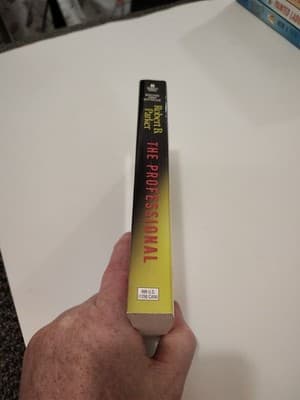 The Professional (Spenser) - paperback Parker, Robert B. - Thumbnail 3