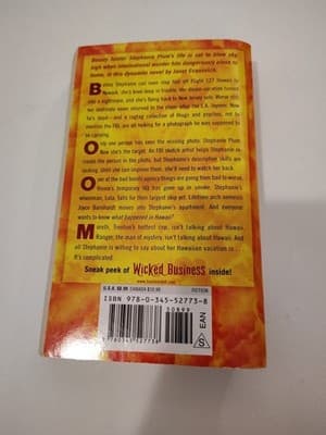 Explosive Eighteen (Stephanie Plum) - mass market paperback Evanovich, Janet - Thumbnail 2