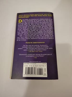 Smokin' Seventeen by Evanovich, Janet - Thumbnail 2