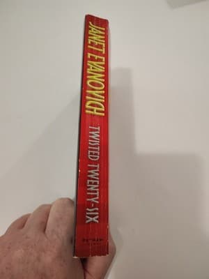 Twisted Twenty-Six (Stephanie Plum) - Paperback By Evanovich, Janet - VERY GOOD - Thumbnail 3