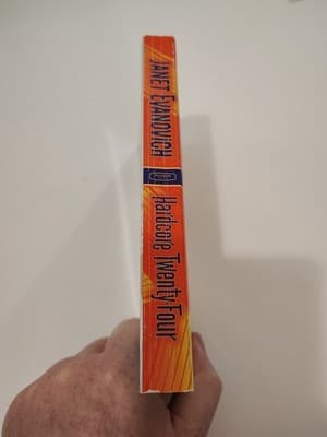 Hardcore Twenty-Four: A Stephanie Plum Nove- Evanovich, 9780399179211, paperback - Thumbnail 3