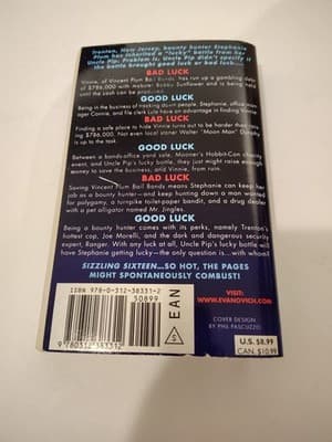 Sizzling Sixteen (Stephanie Plum Novels) by Janet Evanovich - Free Shipping - Thumbnail 2
