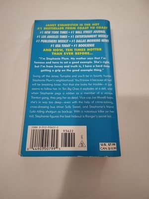 Stephanie Plum Novels Ser.: Ten Big Ones by Janet Evanovich - Thumbnail 2