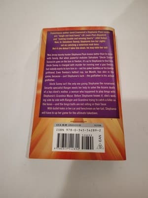 Takedown Twenty; Stephanie Plum - Janet Evanovich, 9780345542892, paperback - Thumbnail 2