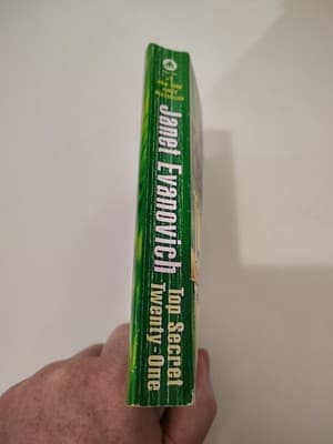 Top Secret Twenty-One: A Stephanie Plum Novel By Evanovich, Janet - VERY GOOD - Thumbnail 3