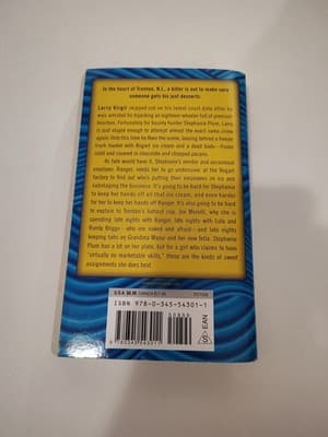 Turbo Twenty-Three: A Stephanie Plum Novel - Mass Market Paperback. - Thumbnail 2