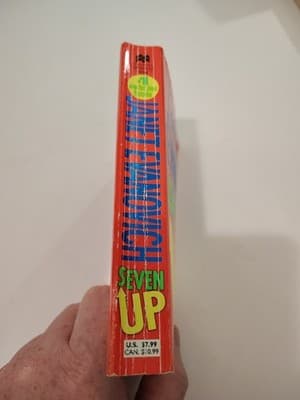 Seven Up by Janet Evanovich Stephanie Plum Novels Ser.: - Thumbnail 3