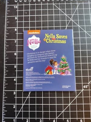 Nickelodeon Fun Studio Intl. Mini Book Nella Saves Christmas The Princess Knight - Thumbnail 2