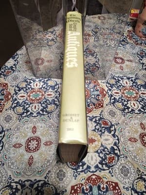 The Spinning Wheel's Complete Book of Antiques by - Hard Back With Dust Jacket - Thumbnail 3