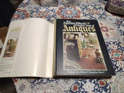 The Spinning Wheel's Complete Book of Antiques by - Hard Back With Dust Jacket - Thumbnail 4