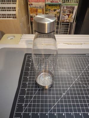 Mainstays 22 oz Clear and Silver Plastic Water Bottle with Screw Cap NEW - Thumbnail 3
