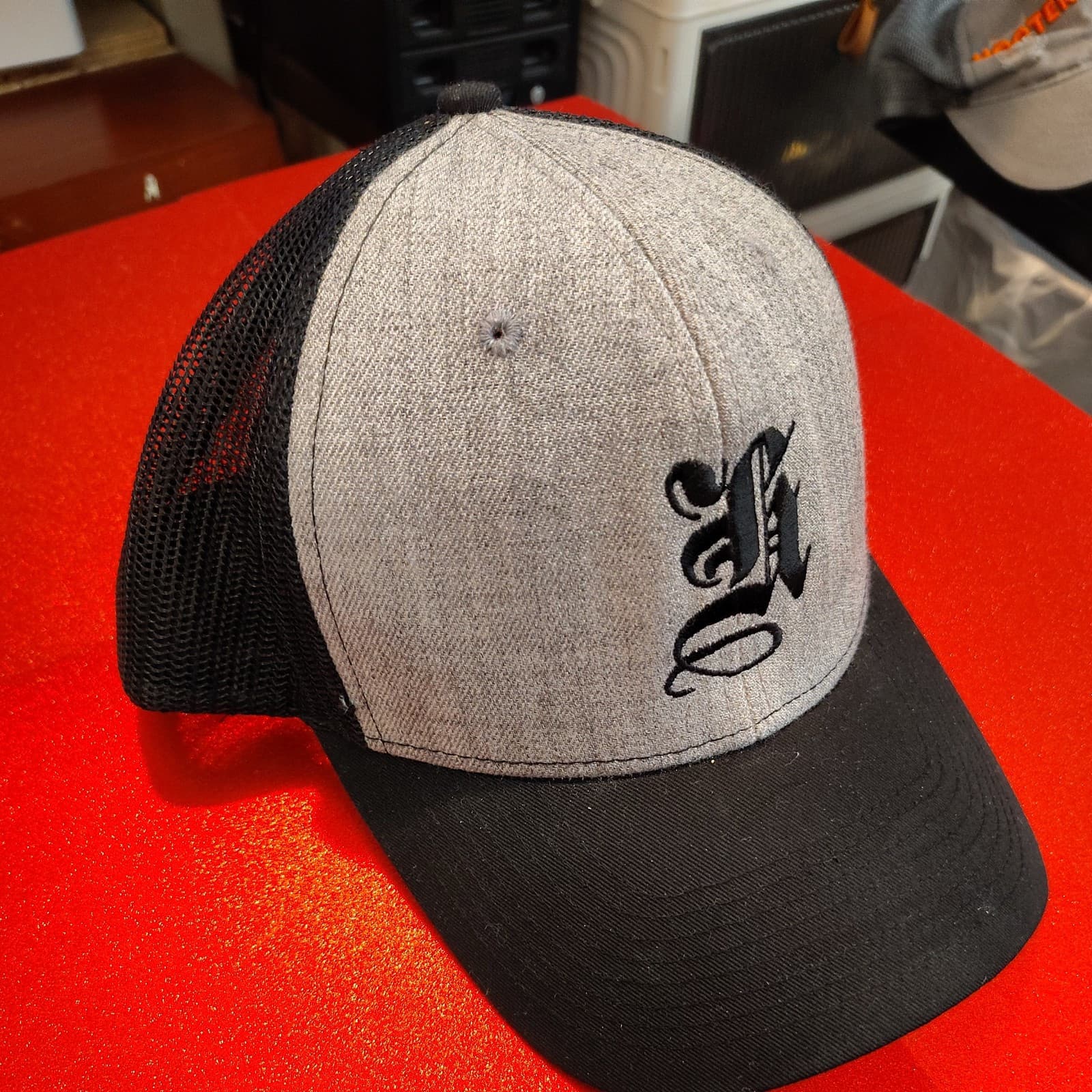 VTG Hooters Restaurant Merchandise Raleigh NC Baseball Cap Embroidered H Logo - Thumbnail 3