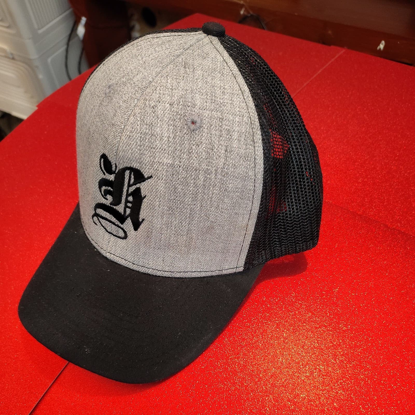 VTG Hooters Restaurant Merchandise Raleigh NC Baseball Cap Embroidered H Logo - Thumbnail 2