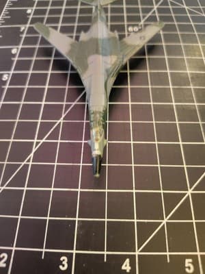 Maisto B-1 Lancer 1:1038 Diecast Military Airplane Model Gray Green B-1 Aircraft - Thumbnail 2