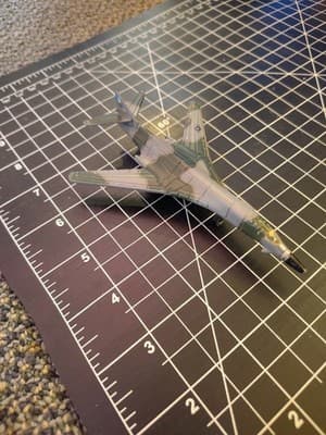 Maisto B-1 Lancer 1:1038 Diecast Military Airplane Model Gray Green B-1 Aircraft - Thumbnail 4