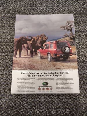 TRADITIONAL HOME MAGAZINE November 1999 Welcoming Color: Wrap Rooms in Warmth - Thumbnail 2