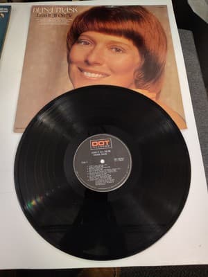 Diana Trask - Lean It All On Me - Dot Records DOS-26022 - 12" Vinyl Record - Thumbnail 3