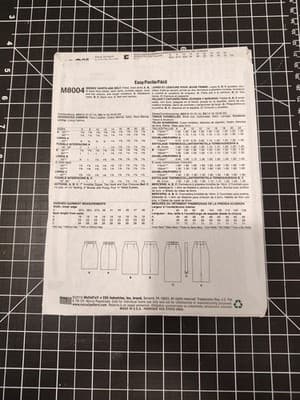McCall's Misses' Skirt and Belt Fitted Lined Pattern M8004 WMS SZ 6-14 - Thumbnail 2