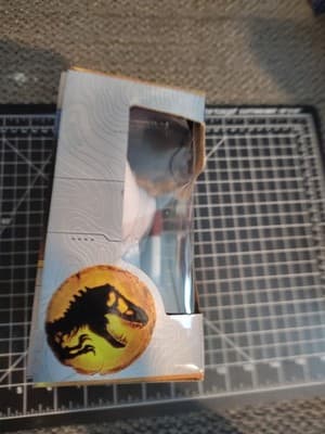 Jurassic World Dominion Design a Vinyl Paint Dinosaur Figure 2022 - Thumbnail 2