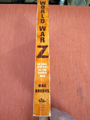 World War Z : An Oral History of the Zombie War by Max Brooks (2007, Trade... - Thumbnail 4