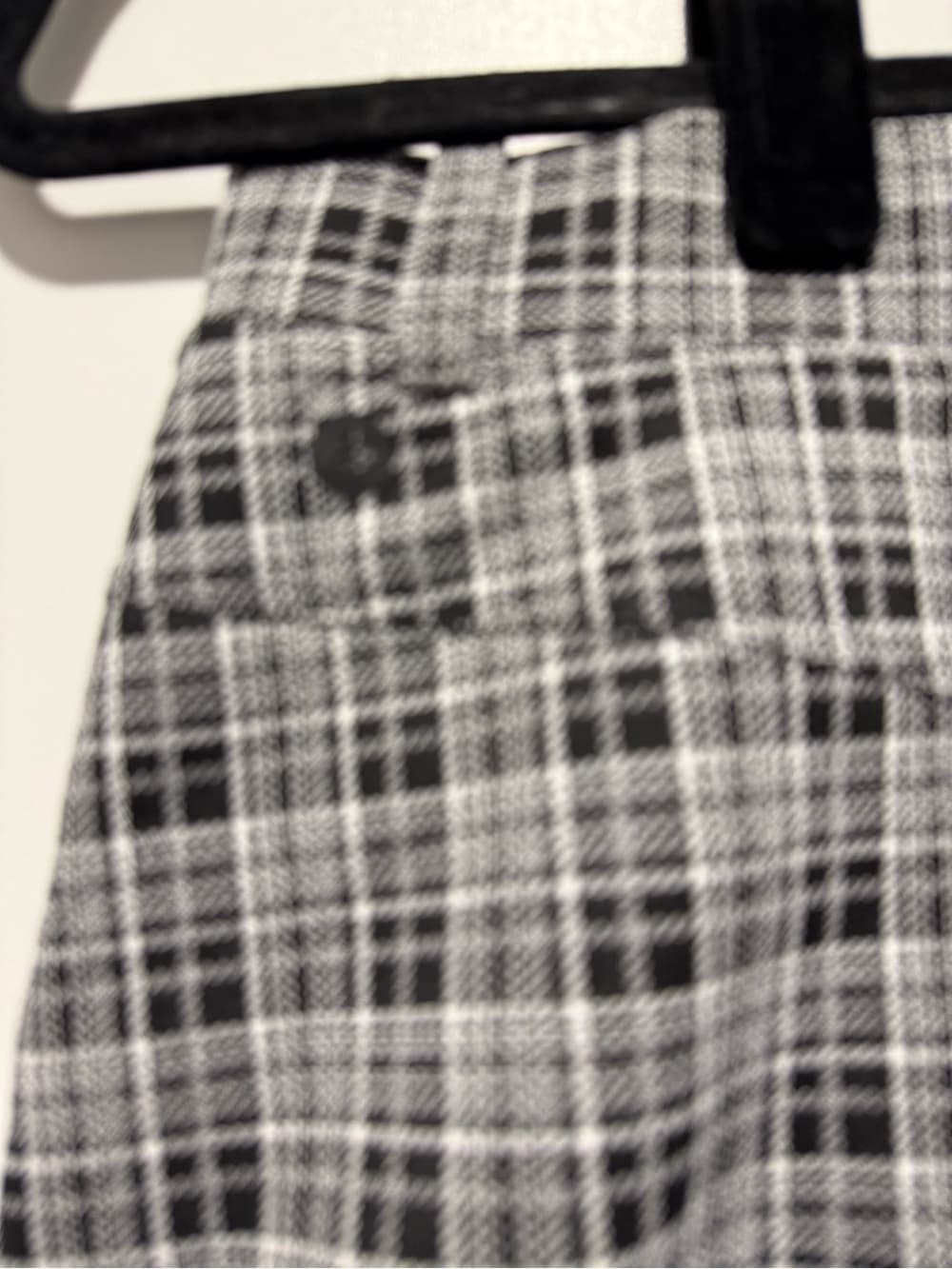 Halara High Waisted Pleated Plaid Shorts - Thumbnail 3