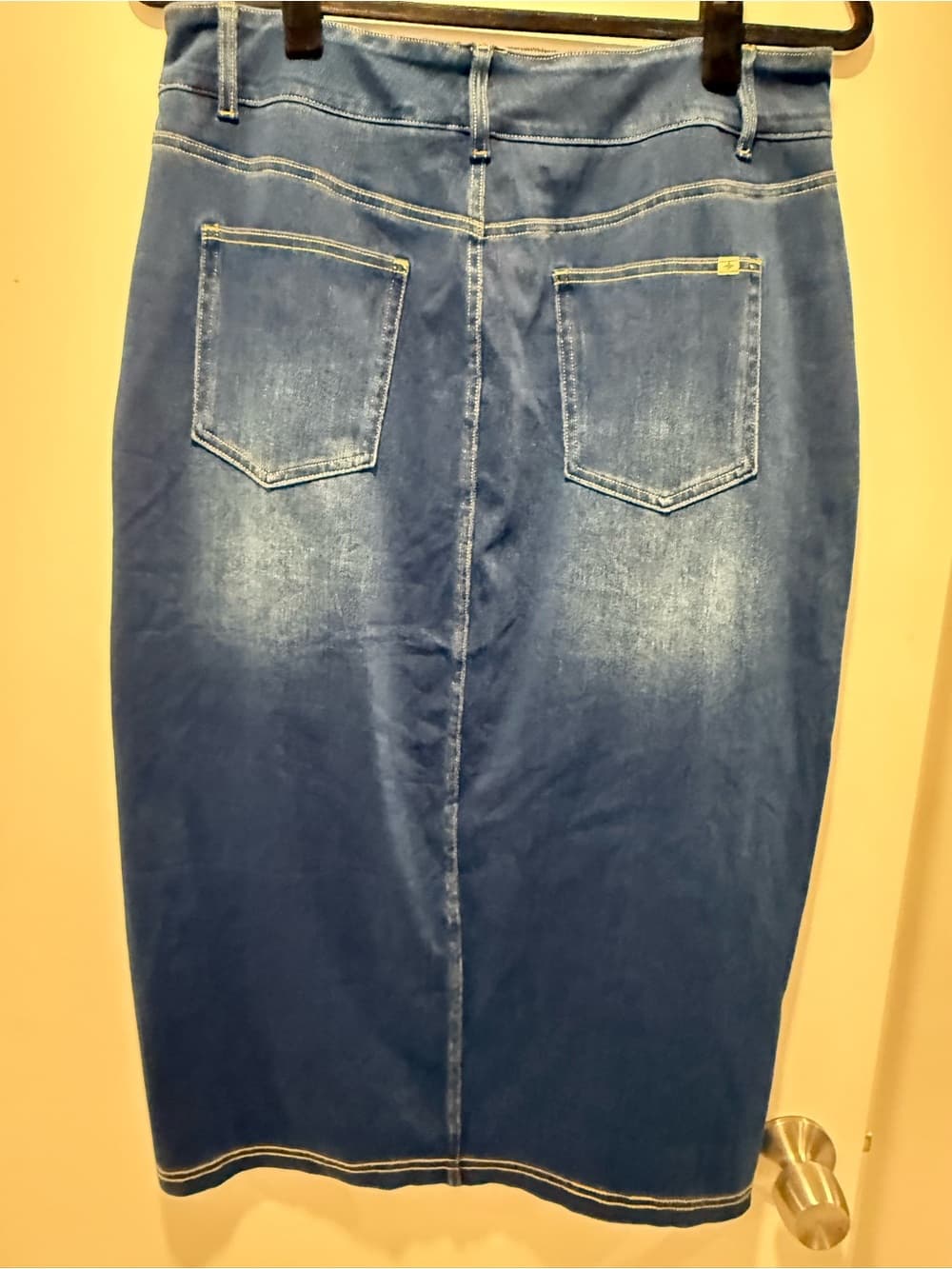 Halara Flex™ High Waisted Pockets Bodycon Washed Denim Casual Midi - Thumbnail 4