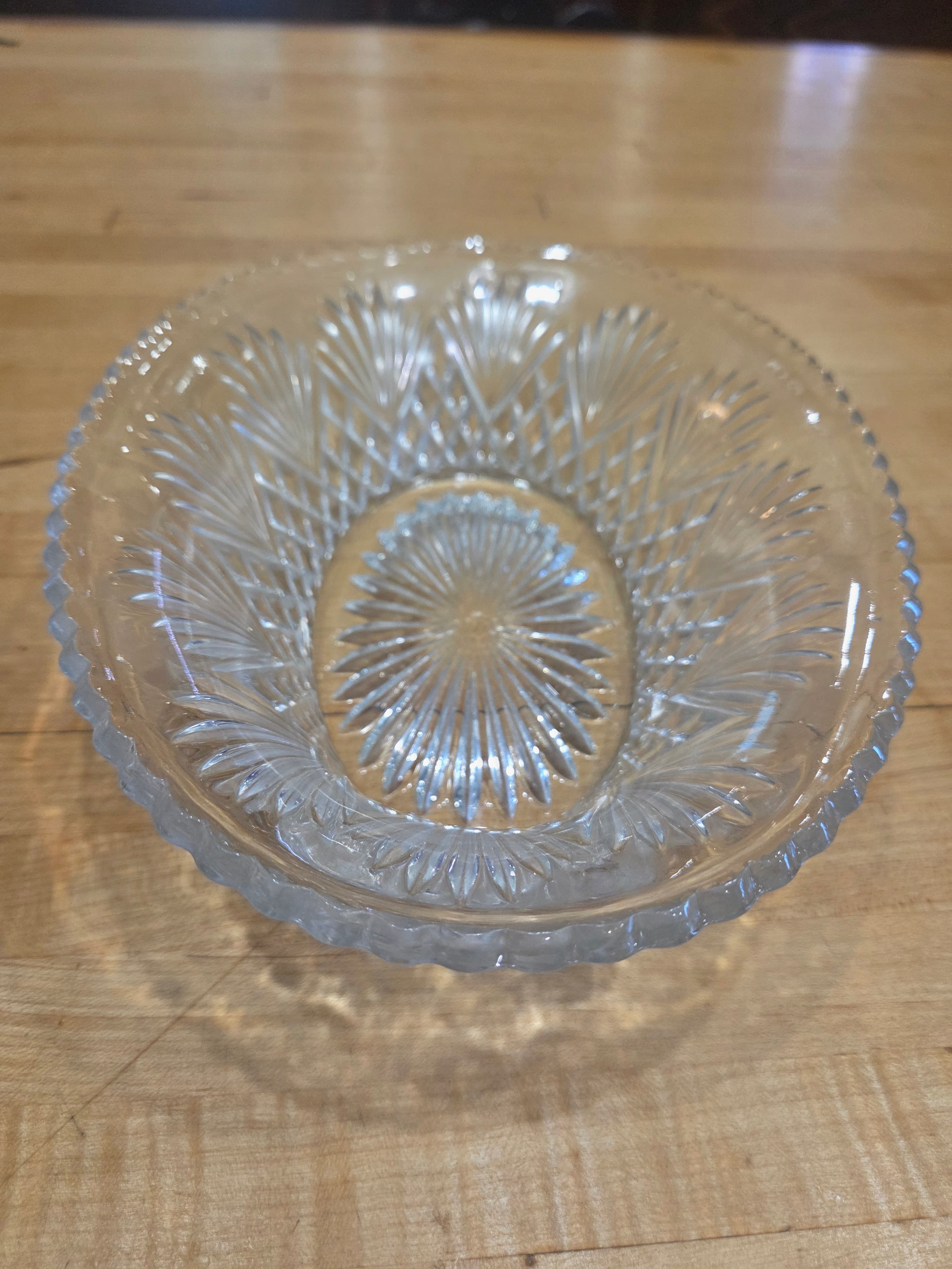 Vintage Heisey Glass Pineapple and Fan 9 Inch Oval Berry Serving Bowl - Thumbnail 5