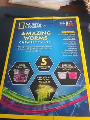 National Geographic STEM Amazing Worms Chemistry Kit, Make Gooey Glowing Worms - Thumbnail 4