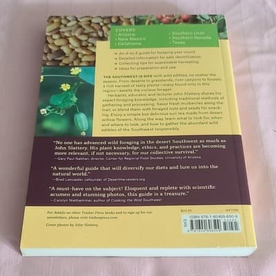 John Slattery Southwest Foraging: 117 Wild Edibles (2016) Trade Paperback - Thumbnail 2