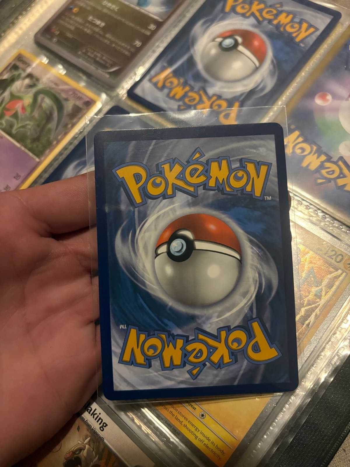 Radiant Alakazam Pokemon TCG Card - Thumbnail 2