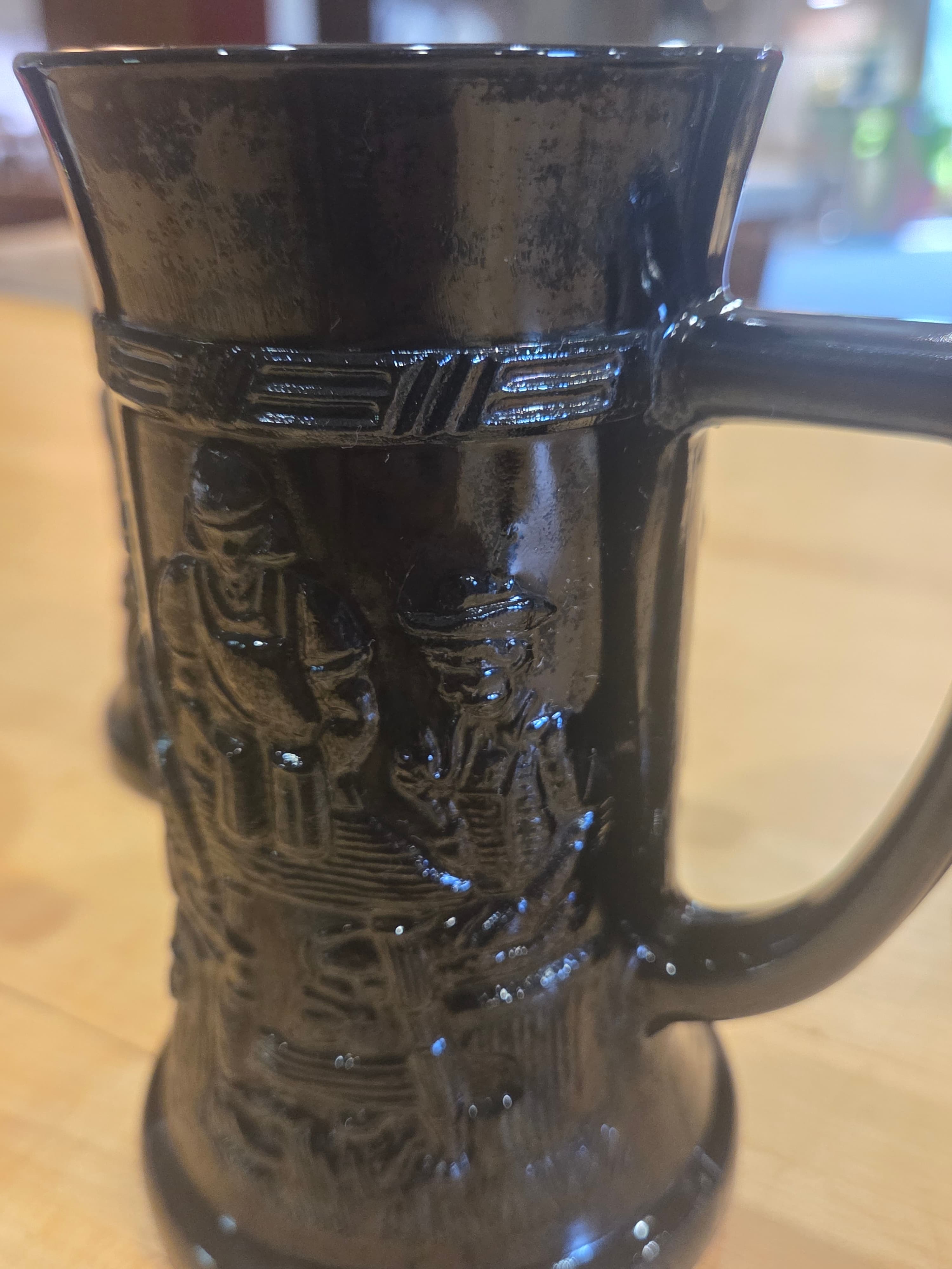 Set of 4 Vintage Indiana Glass Tiara Black Amethyst Beer Steins Tavern Scene - Thumbnail 4