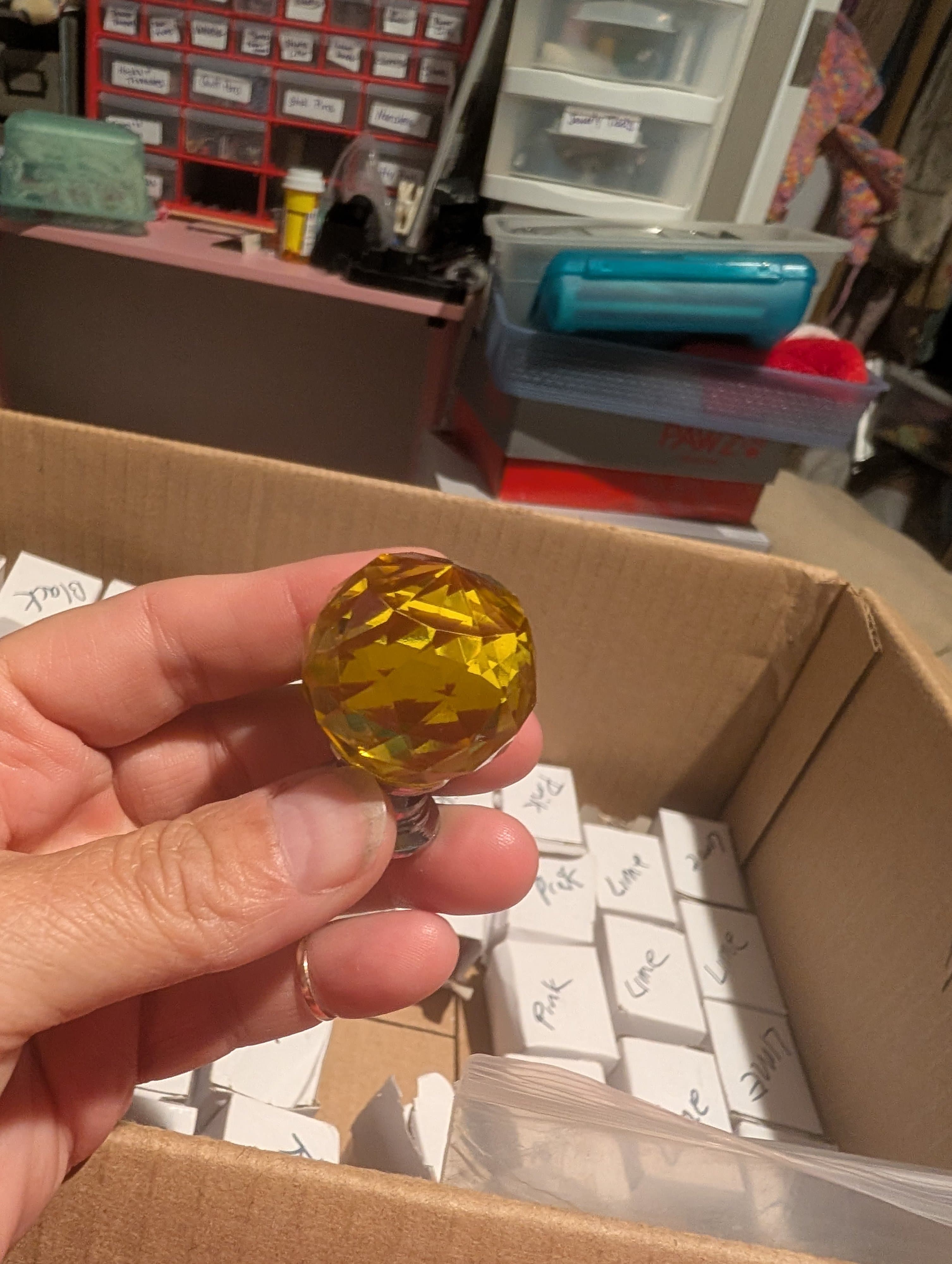 Crystal Draw Knobs Set of 6 Yellow Glass Diamond Pattern - Thumbnail 3
