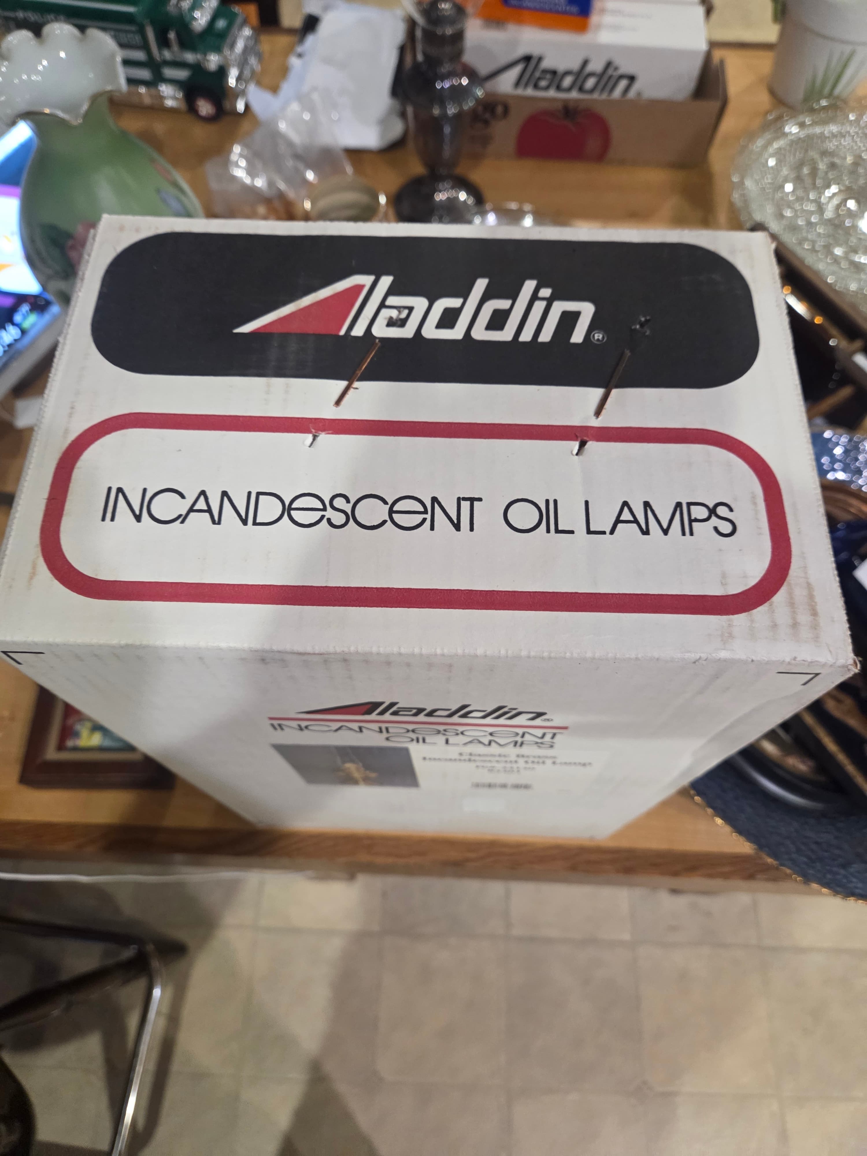 New in Box Vintage Aladdin Classic Brass Incandescent Oil Lamp B2301 FG-23120 - Thumbnail 5