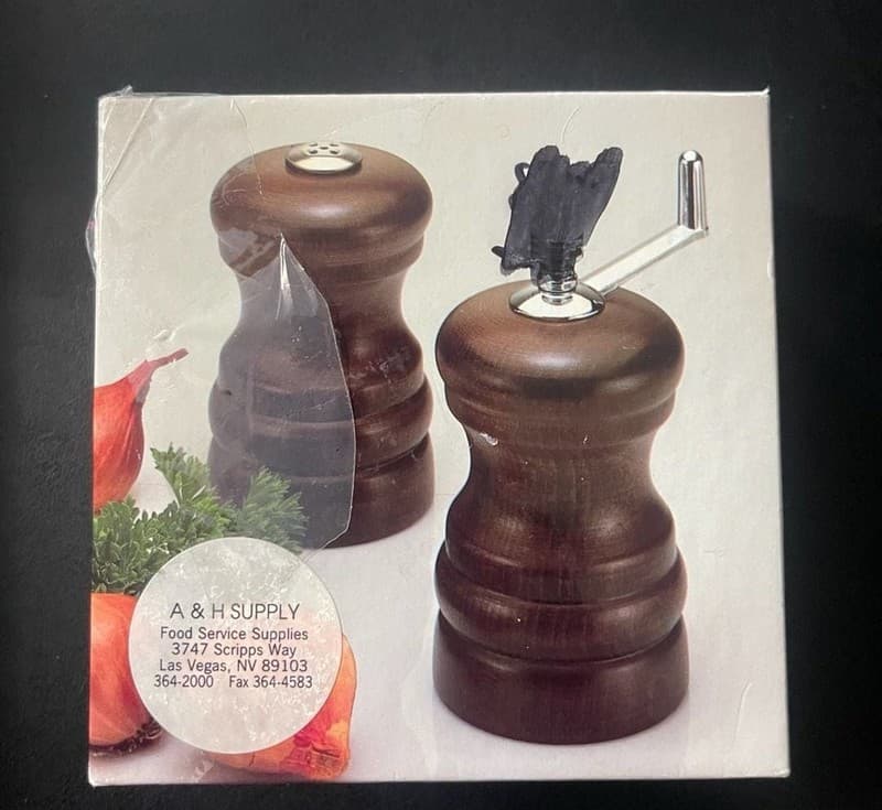 A & H Supply Vintage Style Wooden Salt and Pepper Mill Set - Thumbnail 2