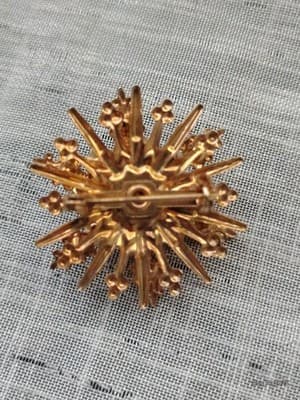 Red Rhinestone and Faux Diamond Gold Tone Brooch Vintage - Thumbnail 5
