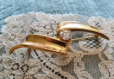 Vintage Gold Toned With Faux Diamond Center Stone Pin - Thumbnail 4