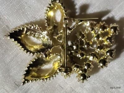 Vintage BSK Designer Leaf Small Faux Pearls Brooch - Thumbnail 5