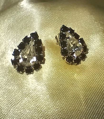 vintage costume jewelry Black And White Faux Diamond earrings - Thumbnail 5