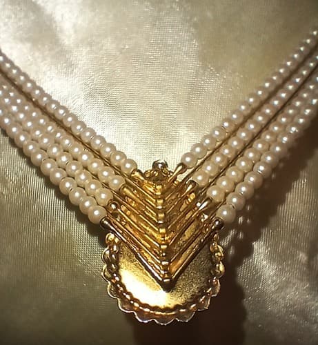 VNTG Faux Pearl Choker Gold Tone Finish with Faux Pearl Cabochon Fashion Jewelry - Thumbnail 9