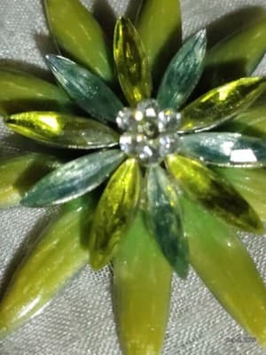 Vintage Rhinestone And Enameled Leaves Green Brooch Lovely Shade Dazzling Style - Thumbnail 5