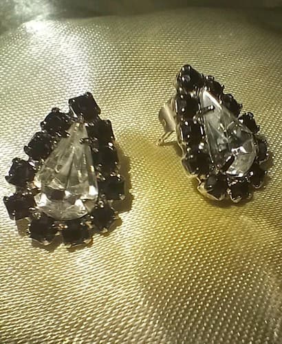 vintage costume jewelry Black And White Faux Diamond earrings - Thumbnail 4
