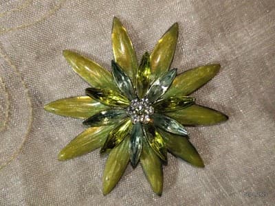 Vintage Rhinestone And Enameled Leaves Green Brooch Lovely Shade Dazzling Style