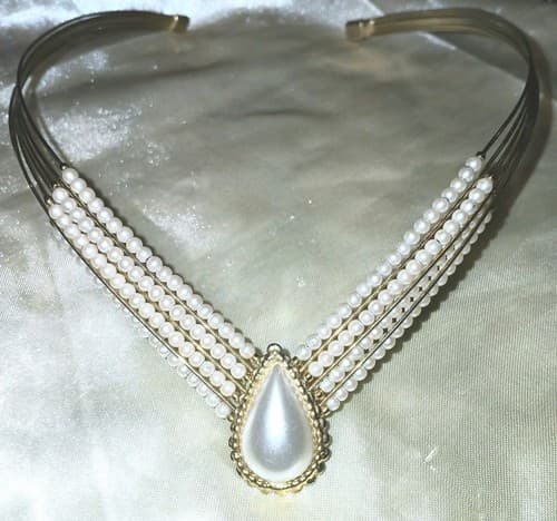 VNTG Faux Pearl Choker Gold Tone Finish with Faux Pearl Cabochon Fashion Jewelry