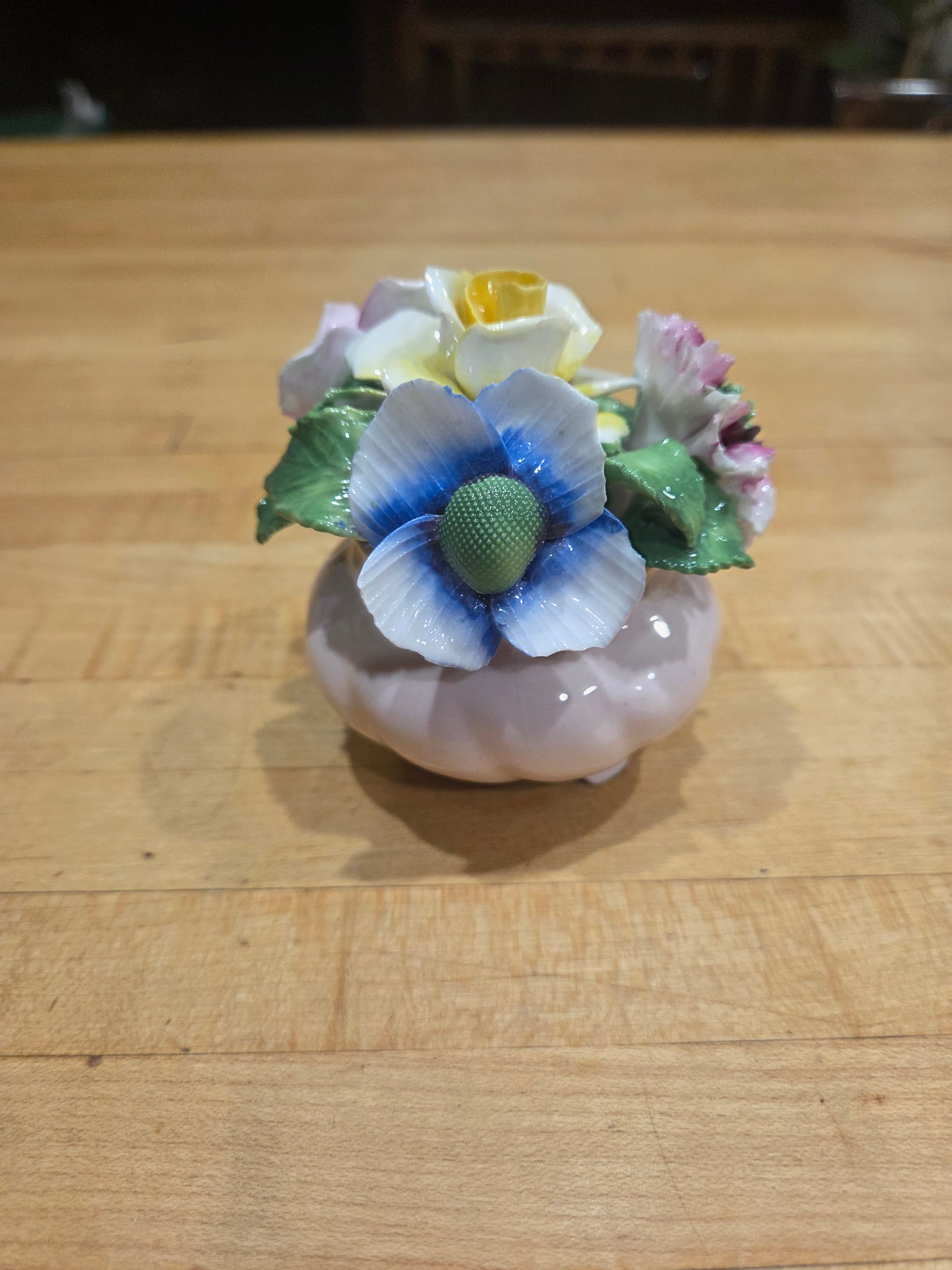 Radnor Staffordshire Bone China Miniature Floral Bouquet Figurine - Thumbnail 3
