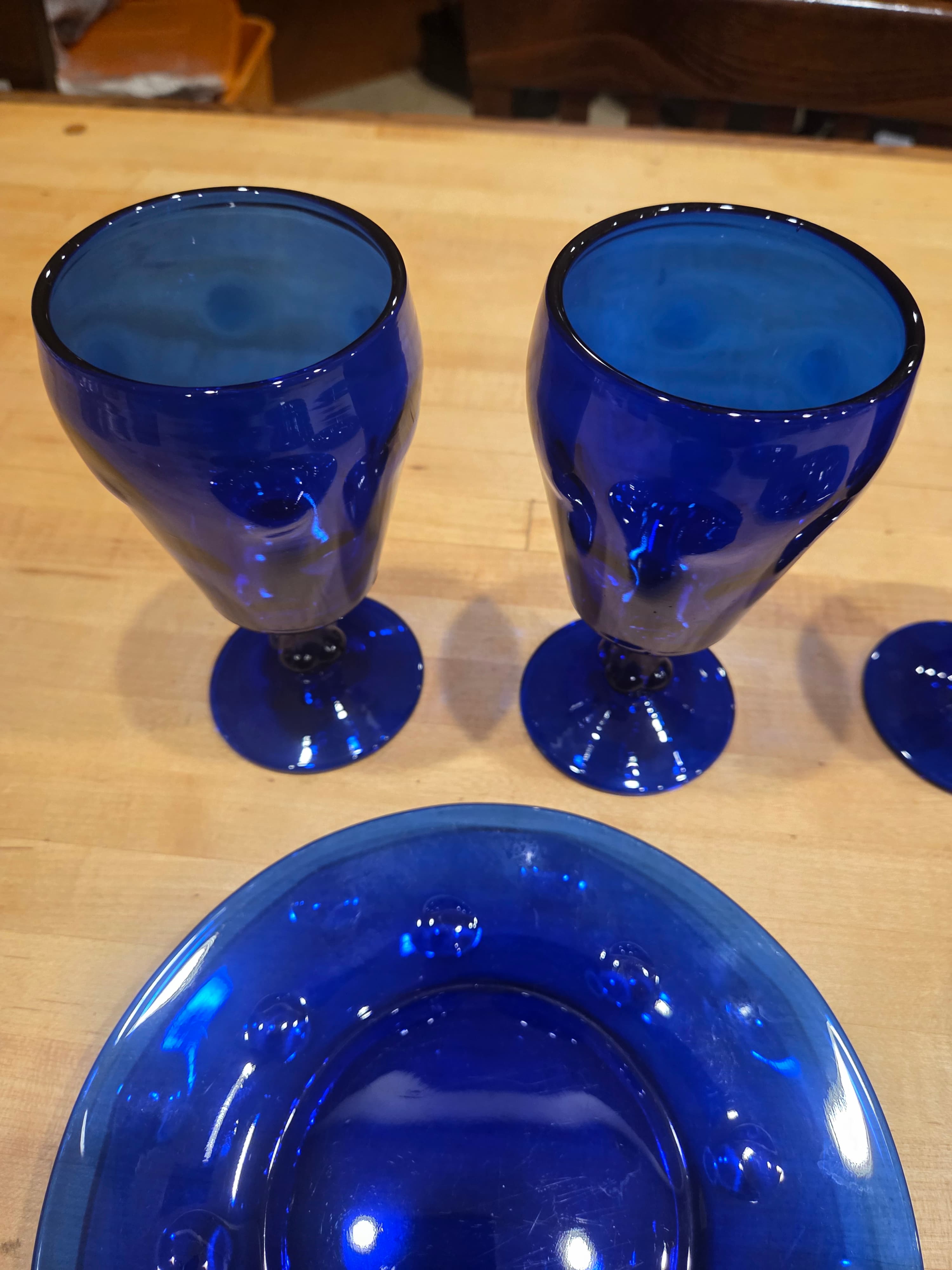 Vintage Indiana Glass Tiara Kings Crown Cobalt Blue Goblets and Plates Set 8pc - Thumbnail 5