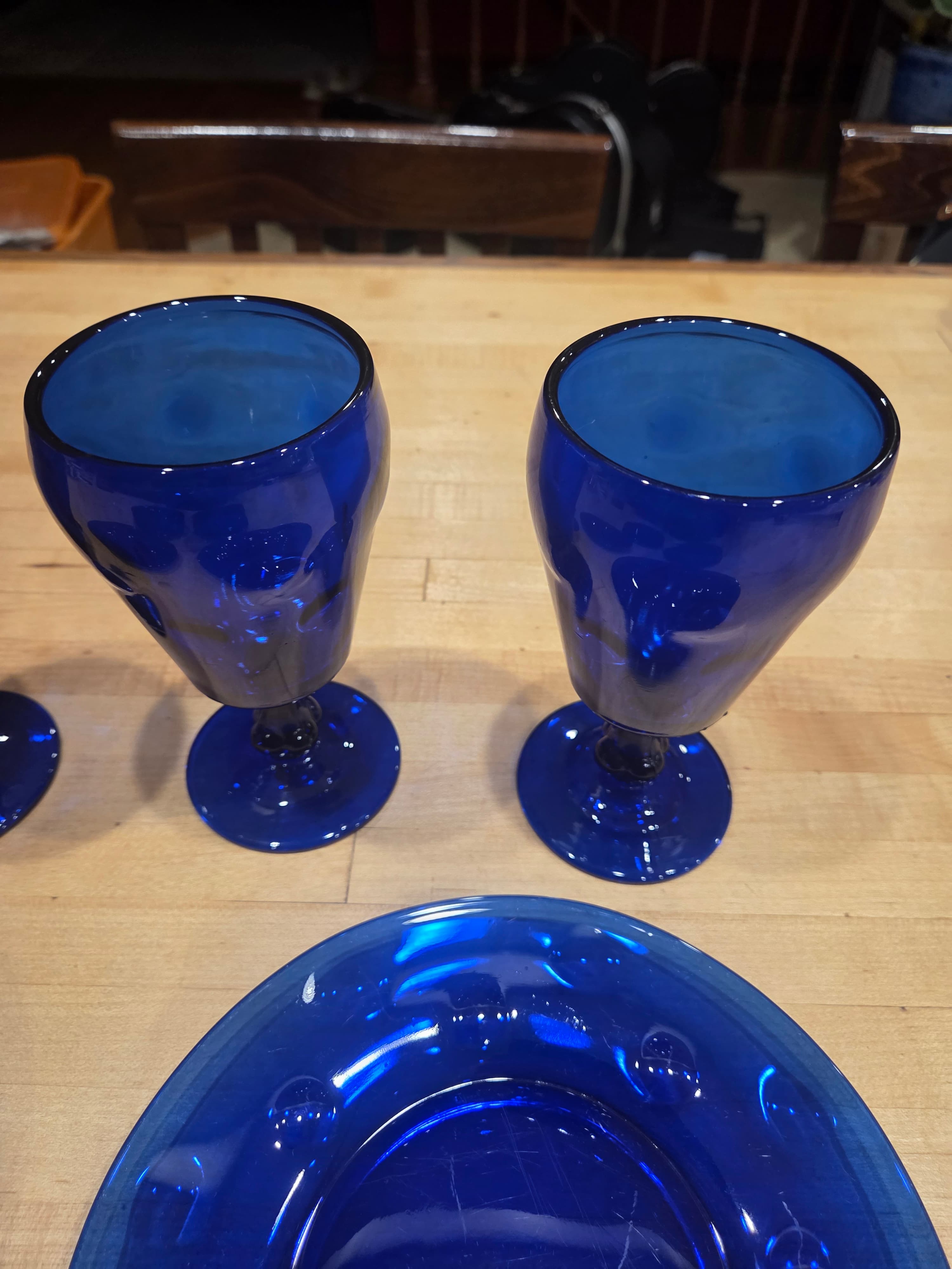 Vintage Indiana Glass Tiara Kings Crown Cobalt Blue Goblets and Plates Set 8pc - Thumbnail 4